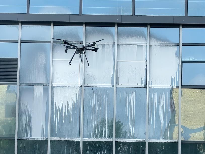 广东广州市某大楼清洗