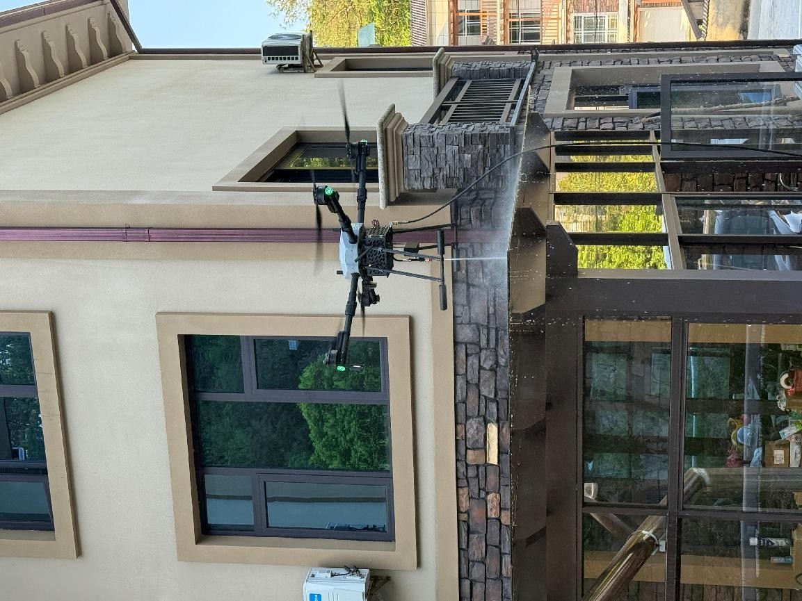 农村别墅阳光棚顶清洗