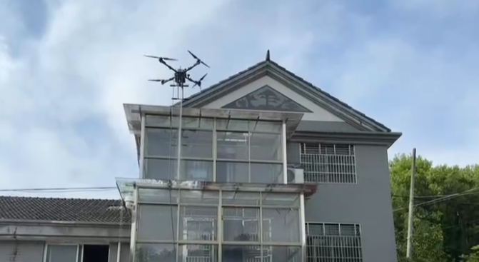 无人机清洗阳光棚顶服务